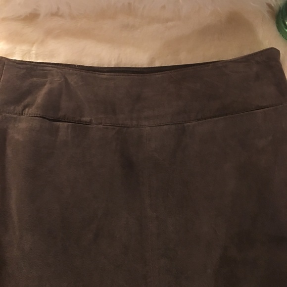 WASSO - Brown/suede mini skirt with 2 pockets. Sz6 - Picture 2 of 7
